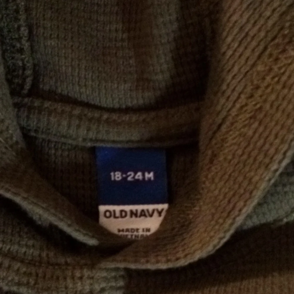 OLD NAVY 18-24 MONTHS PULL OVER